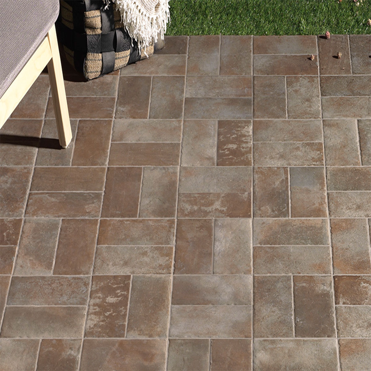 Exterior with Boston West Non-slip 11x22.5