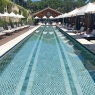 Außenansicht mit D'Anticatto Bianco rutschfestem Boden 22,5x22,5 (Box 1,01 m²)