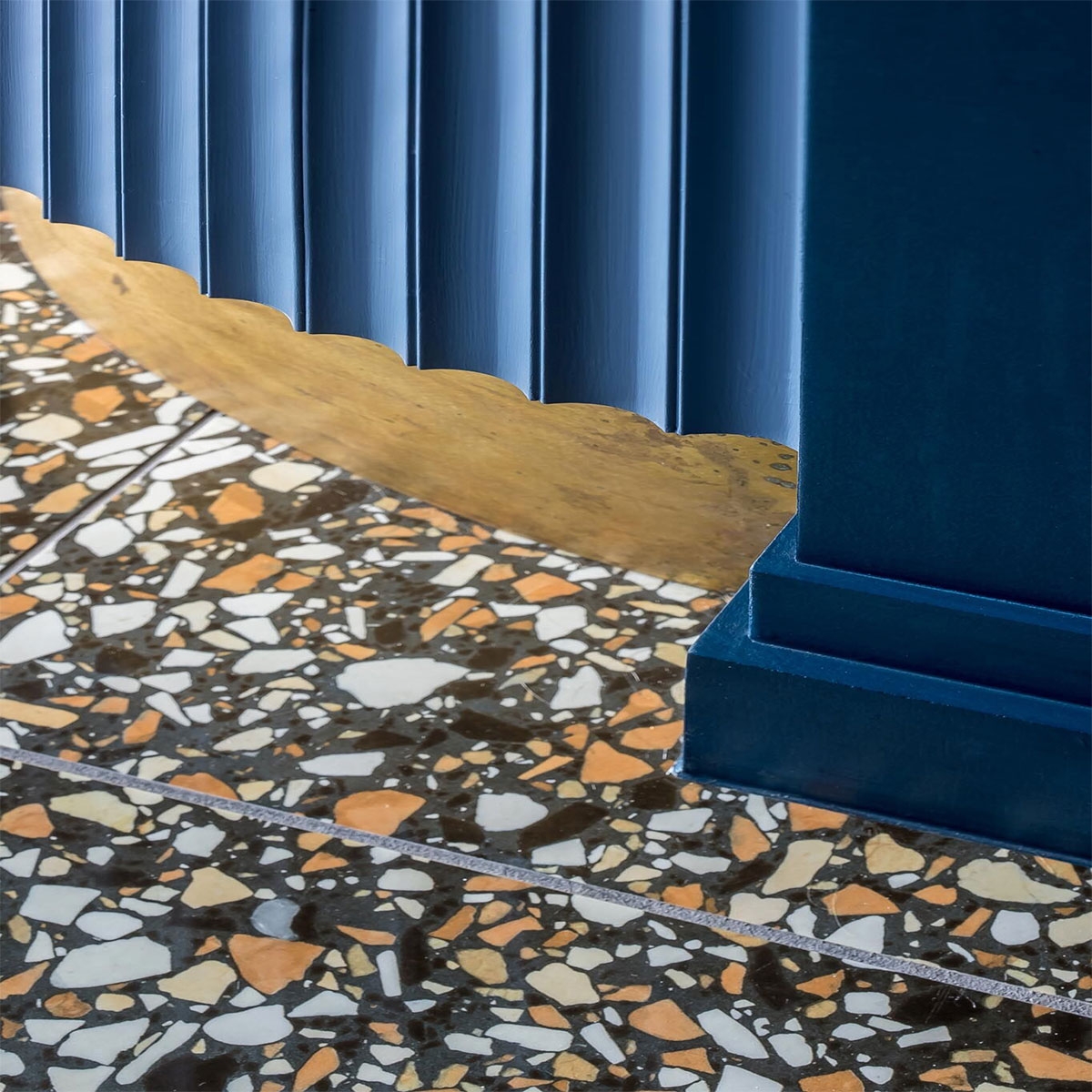 Environment with Baseboard SX187 2000 x 12 x 75