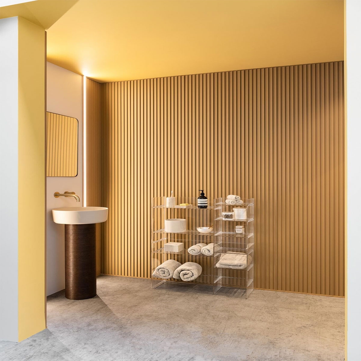 Ambiente com Baseboard SX194 2000 x 10 x 20