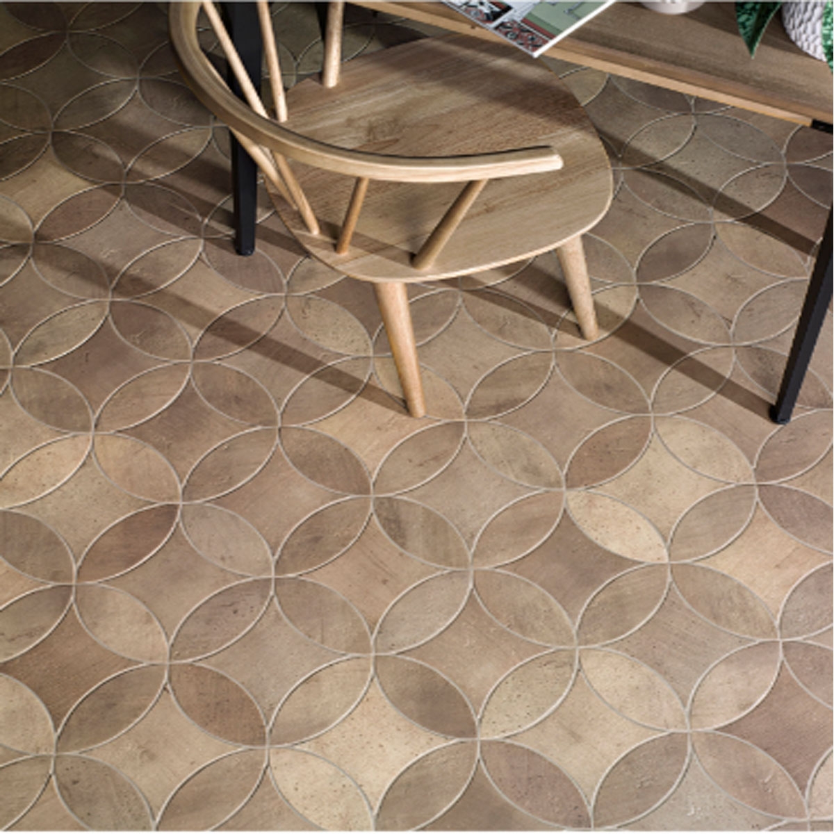 Innenraum mit Colonial Petal Koala Boden 20x8 (Box 0,29m²)