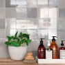Interior com revestimento Mestizaje Zellige Decor Grey 12.5x12.5 (Box 0.42m2)