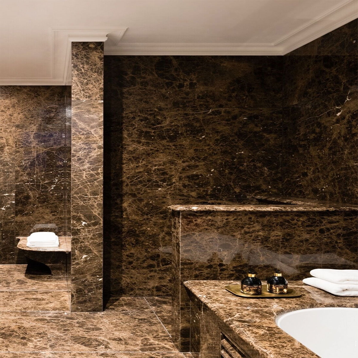 Quarto com Cornice C341 2000 x 122 x 88