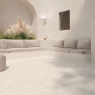 Exterior con pavimento Raster Lines S Off White 15x15 (Caja 0.54m2)