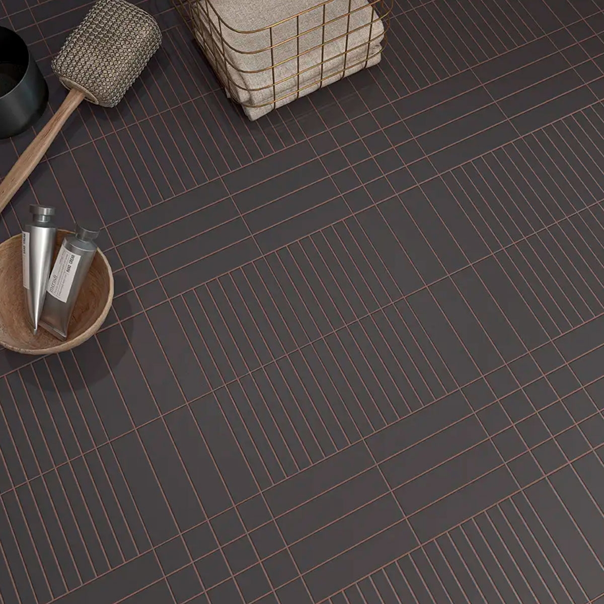 Casa de banho com pavimento Raster Lines M Basalto 15x15 (Box 0.54m2)