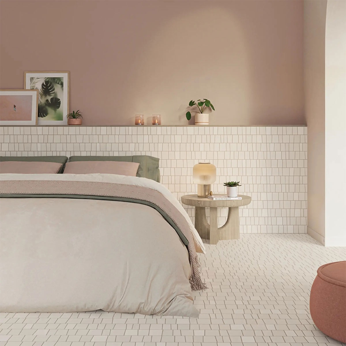 Interior com piso e azulejos de parede Trencadis Guell Chalk 7x28