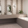 Baño con revestimiento Twister Twist Dove Stone Taupe 12,5x12,5 (Caja 0,55m2)