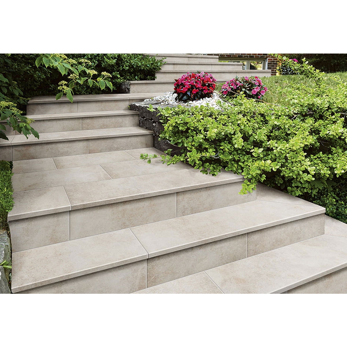 Everest Snow Non-Slip Pavement Stairs 30x60