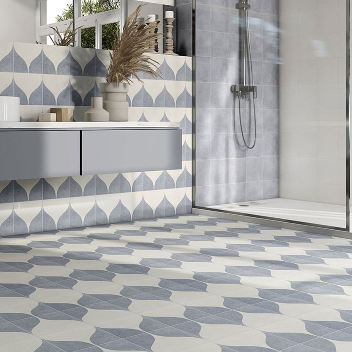 Baño con pavimento y revestimiento Blue Water Decor Blue Two 20x20 (Caja 1m2)