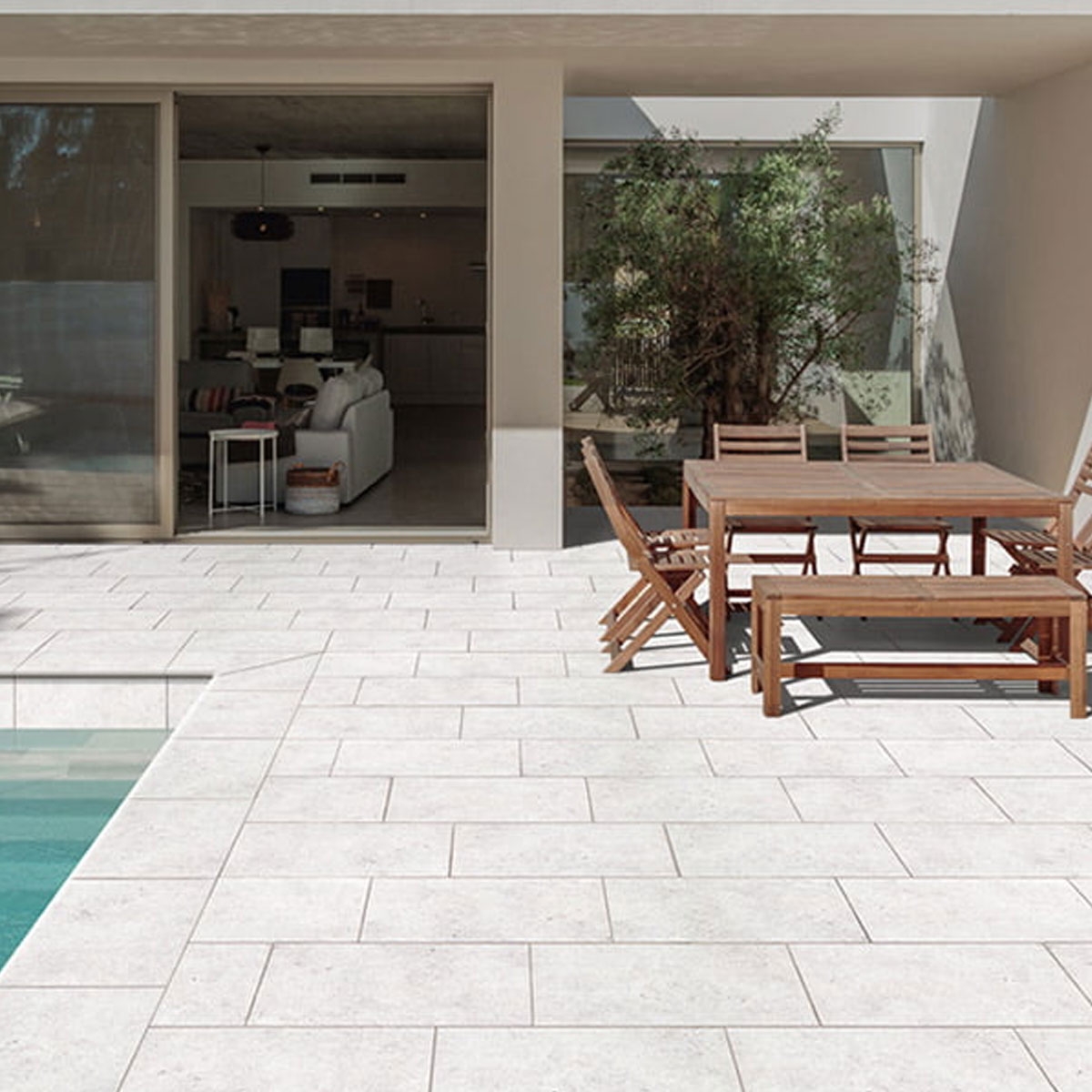 Extérieur avec trottoir Piedras del Bruc Blanco 45x67.5 (Boîte 1.52m2)