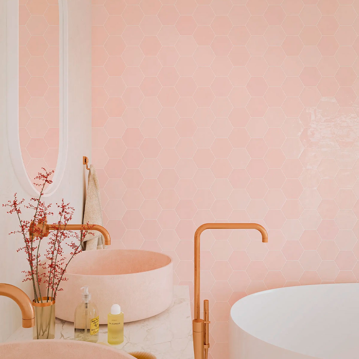 Casa de banho com revestimento Zellige Hexa Pink 10.8x12.4 (Box 0.38m2)