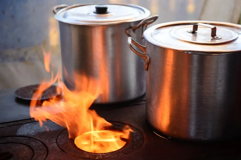 cocinas con chimeneas de lena materiales