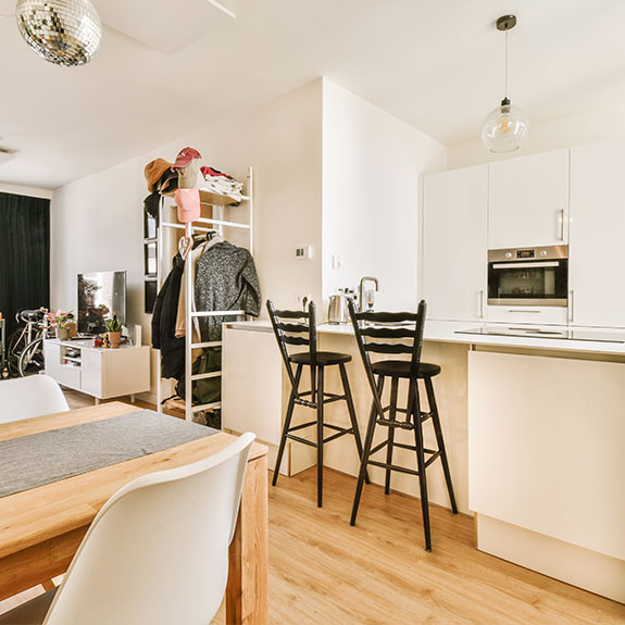 cocina unida con el salon