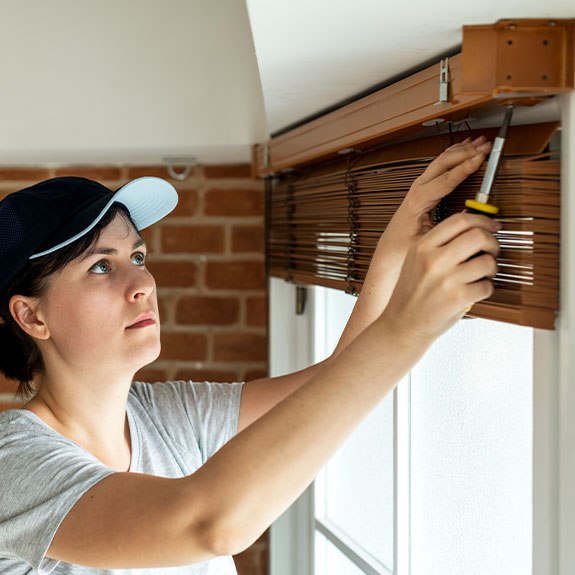 Métodos eficazes para proteger as suas persianas exteriores no inverno 5 Reparação de persianas