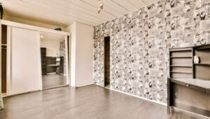 Puerta secreta en pared