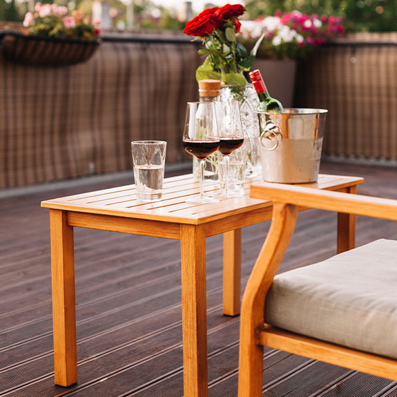 Cómo crear una zona de comedor al aire libre cómoda y práctica 4 muebles duraderos