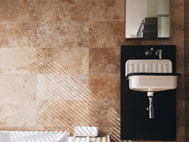 Revestimiento con piedra travertina