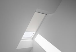 Cortina de oscurecimiento manual