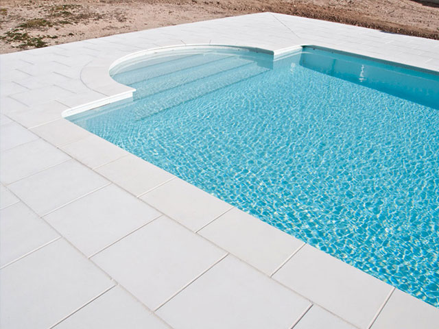 Bordes de piscina Grenoble prefabricado de hormigón blanco