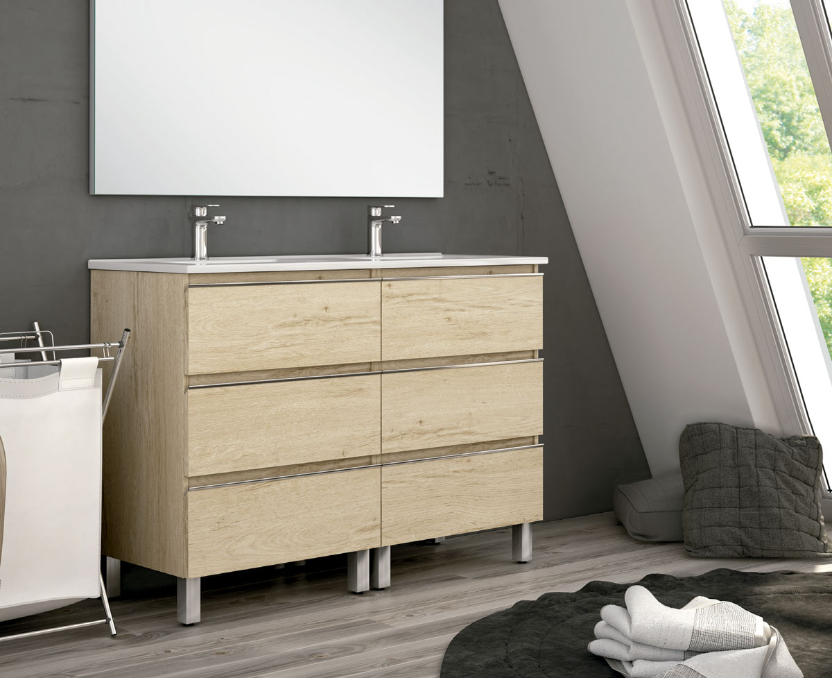 mueble de baño de marron claro con lavabo con espejo