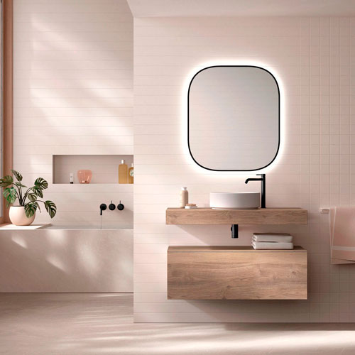 Mueble de baño marrón con espejo y lavabo negro mate