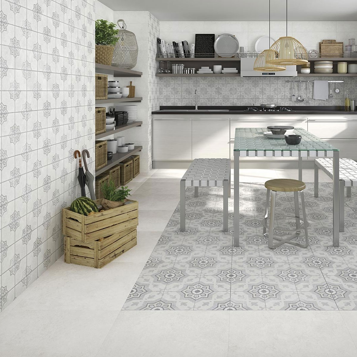 Cozinha com pavimento hidráulico branco