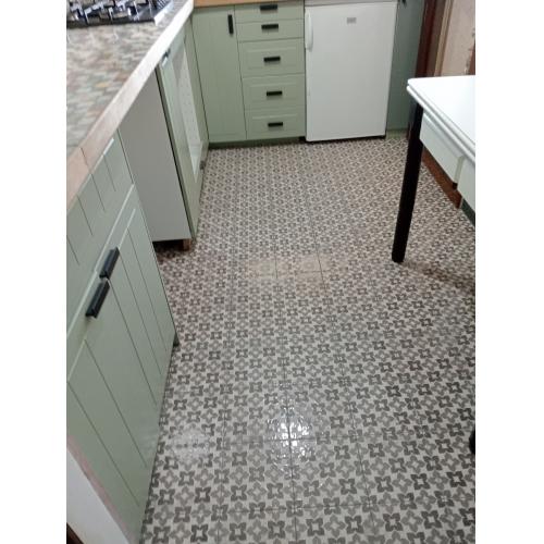 This is how it looks Meraki Soul Black 20 x 20 (m2)