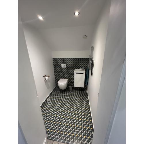 This is how it looks Pansy Night 15x15 (Box of 0.50m2)