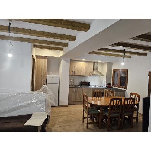 Voilà à quoi ça ressemble 300x14.5x8 imitation bois poutre